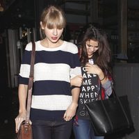 Taylor Swift y Selena Gomez salen a cenar juntas