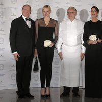 Alberto y Charlene de Mónaco con la Princesa Carolina en el 25 aniversario del restaurante 'Louis XV'