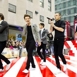 Los chicos de One Direction en plena actuación en Nueva York