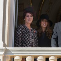 Carolina de Mónaco con Andrea y Carlota Casiraghi saludando desde el balcón el Día Nacional de Mónaco 2012