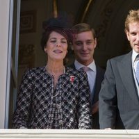 Carolina de Mónaco con Andrea y Pierre Casiraghi desde el balcón el Día Nacional de Mónaco 2012