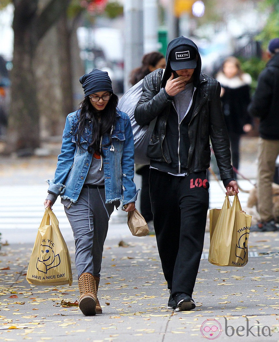 Vanessa Hudgens con su novio en New york