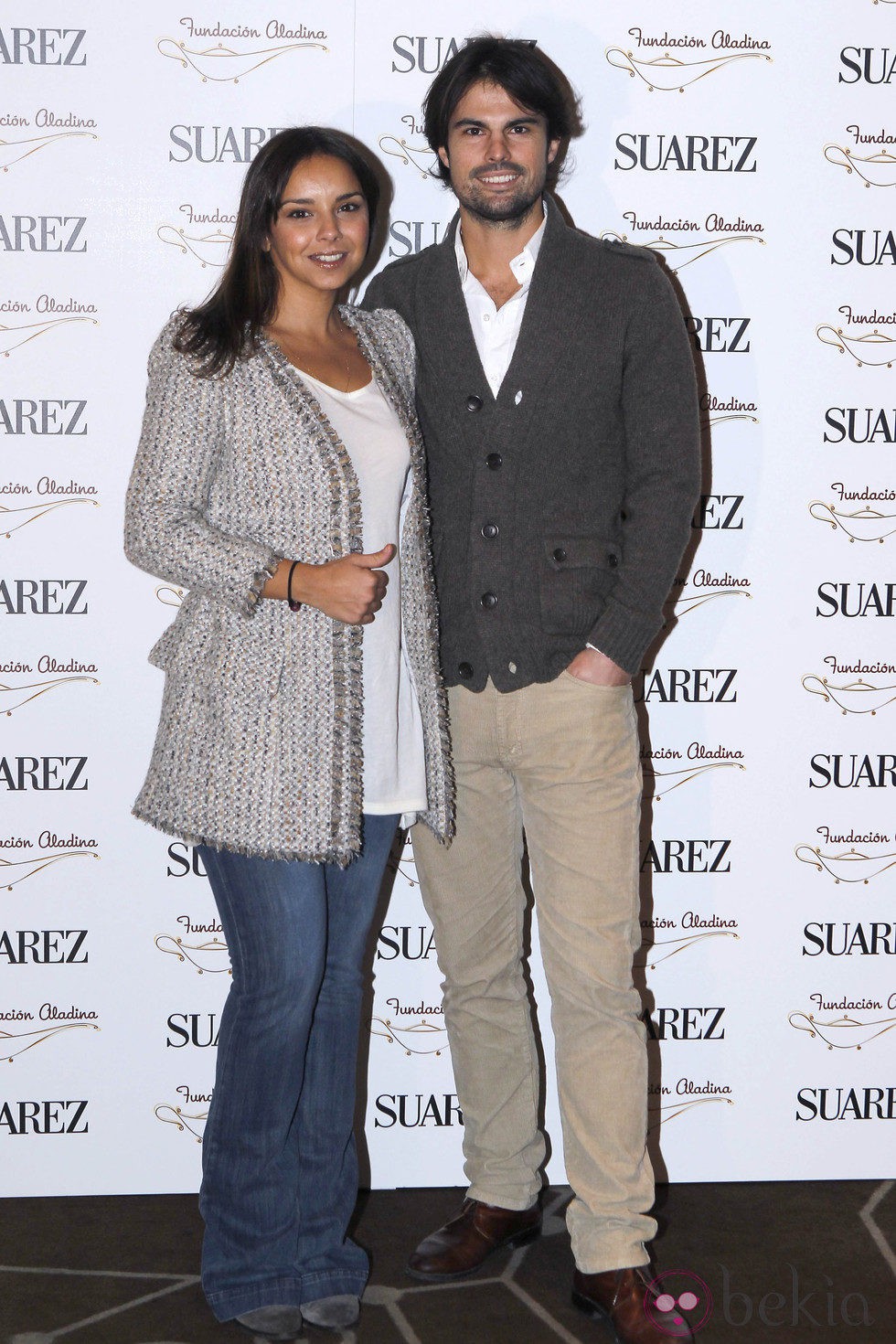 Chenoa y Curi Gallardo en la presentación de una pulsera solidaria