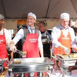 Neil Patrick Harris y Stephen Collins, solidarios en Acción de Gracias 2012