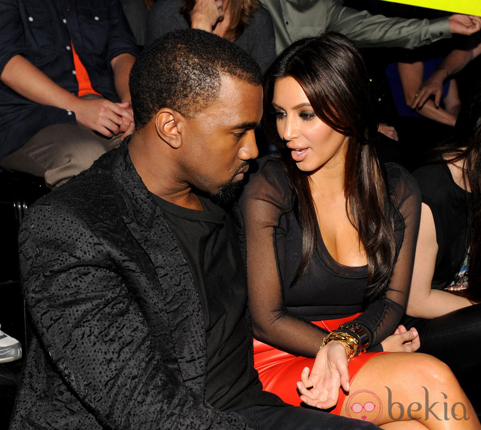 Kim Kardashian y Kayne West juntos en las actuaciones de 'The X Factor'