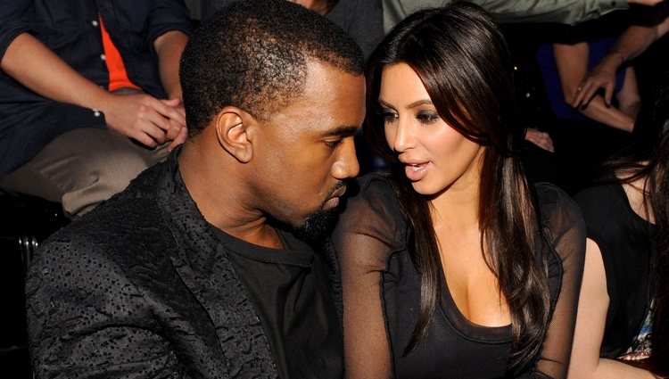 Kim Kardashian y Kayne West juntos en las actuaciones de 'The X Factor'