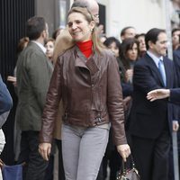 La Infanta Elena visita al Rey en el hospital San José de Madrid