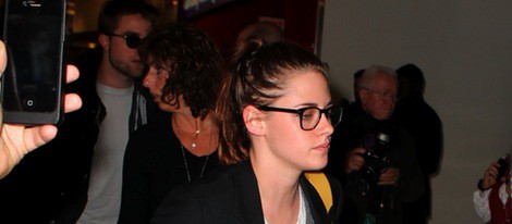 Kristen Stewart regresa con Robert Pattinson de Londres tras Acción de Gracias