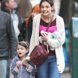 Katie Holmes y Suri Cruise poniendo caras raras