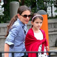 Katie Holmes lleva al parque a su hija Suri Cruise