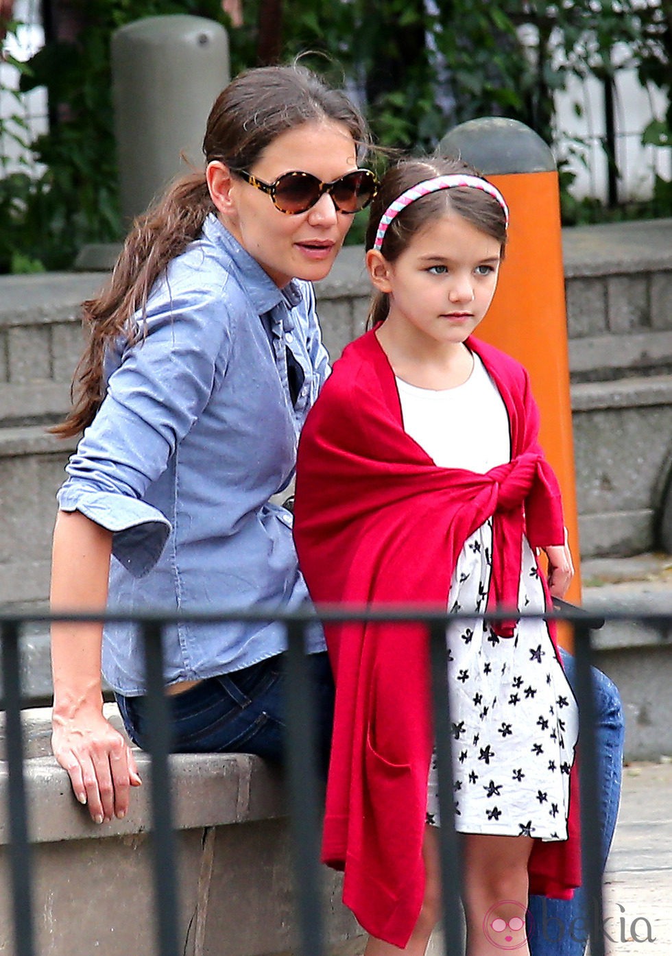 Katie Holmes lleva al parque a su hija Suri Cruise