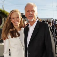 James Cameron y Suzy Amis en el estreno de 'El Hobbit: Un viaje inesperado' en Nueva Zelanda