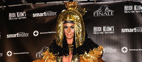 Heidi Klum disfrazada de Cleopatra en su fiesta de Halloween 2012