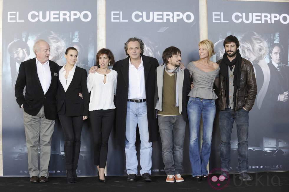 Oriol Paulo y los protagonistas de 'El cuerpo' posan juntos en Madrid