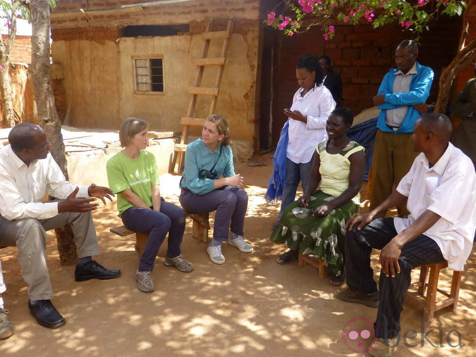 La Infanta Cristina visita los proyectos de la Fundación La Caixa en Tanzania