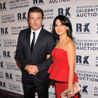 Alec Baldwin y su mujer Hilaria Thomas en la gala RFK 2012 en Nueva York