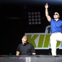 Afrojack y Pitbull en el concierto Jingle Ball 2012 en Los Angeles