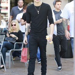 Zayn Malik haciendo unas compras por California