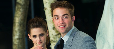 Kristen Stewart y Robert Pattinson durante el estreno de 'Amanecer. Parte 2' en Berlín