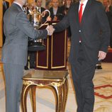 El Príncipe Felipe entrega el Premio Nacional del Deporte 2011 a Jorge Garbajosa