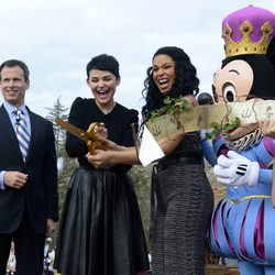 Ginnifer Goodwin y Jordin Sparks en la apertura de lo nuevo de New Fantasyland