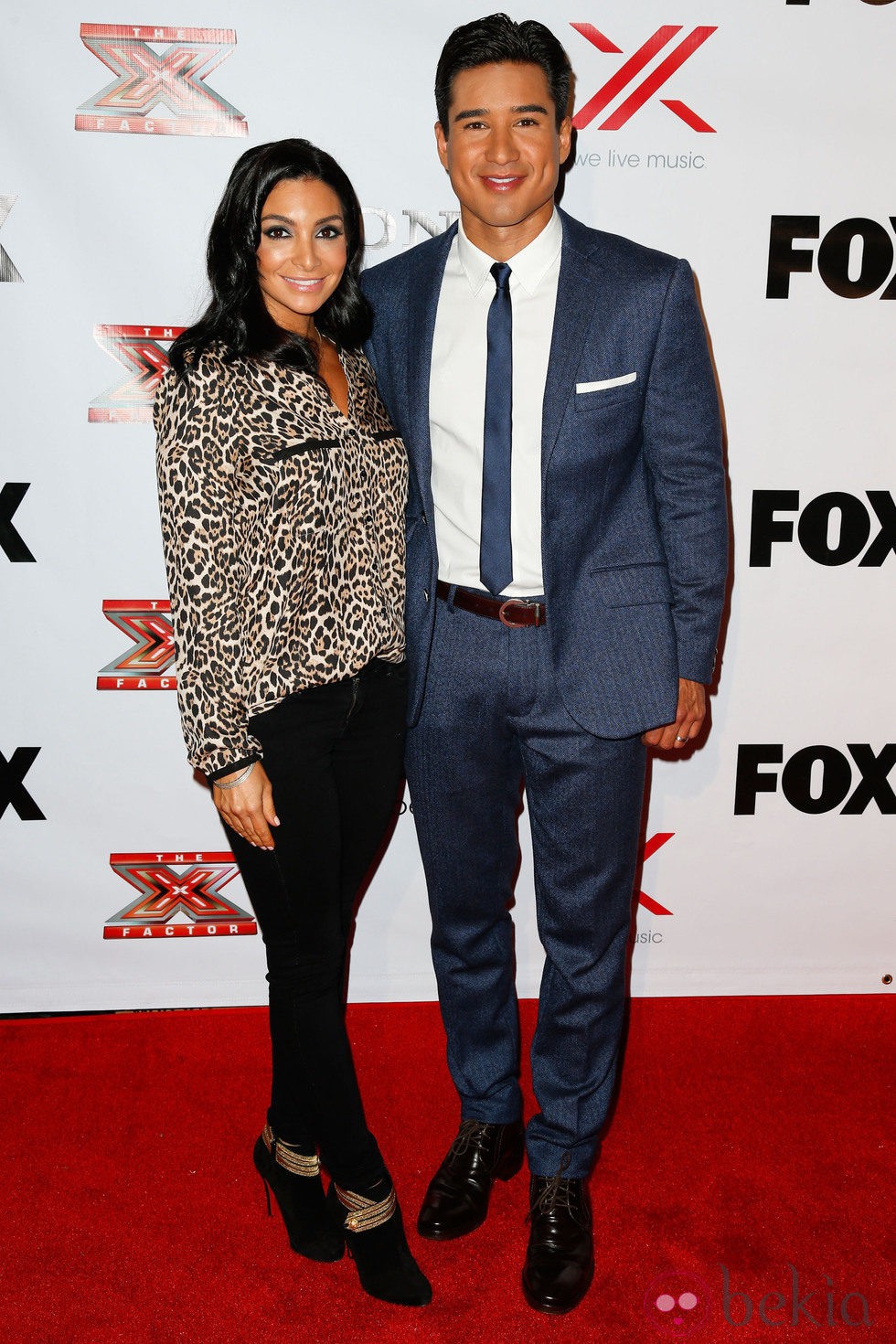 Mario Lopez y Courtney Laine Mazza en una fiesta de 'The X Factor'