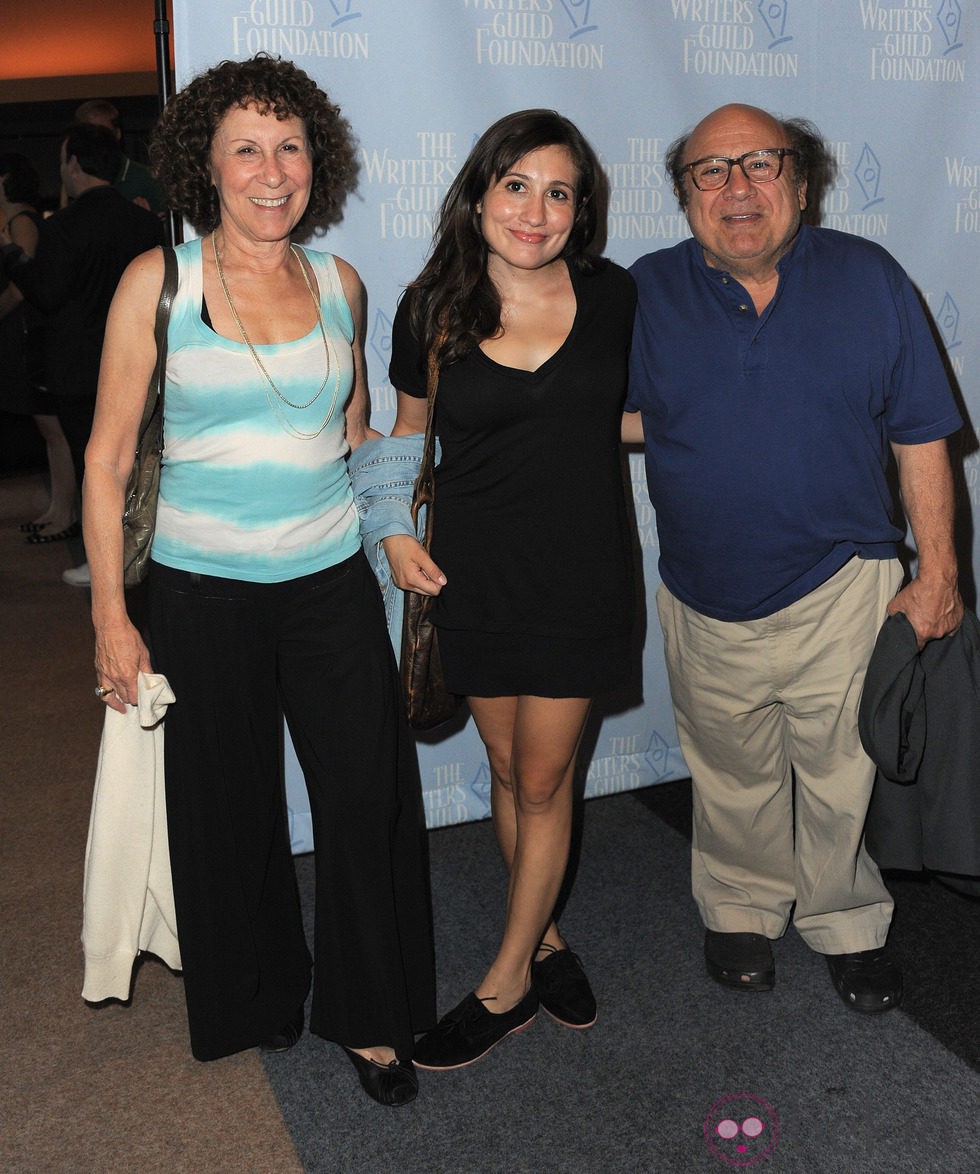 Danny DeVito, Rhea Perlman y Lucy DeVito en la premiere de la película 'Sleepwalk With Me'