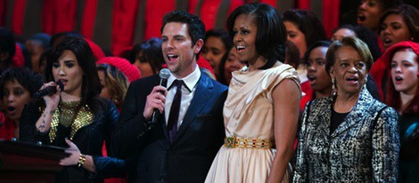 Michelle Obama y su madre cantan con Demi Lovato y Chris Mann