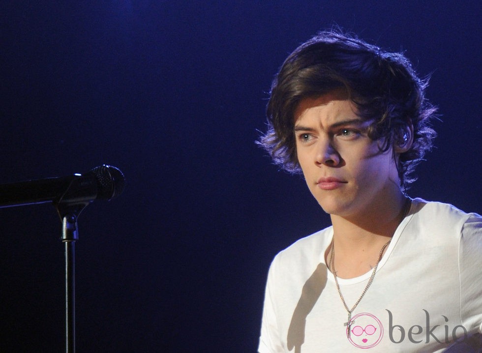 Harry Styles durante su actuación en el Jingle Ball 2012