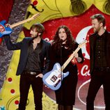 Lady Antebellum recogiendo un premio en los American Country Awards 2012