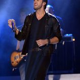 Luke Bryan actuando en los American Country Awards 2012