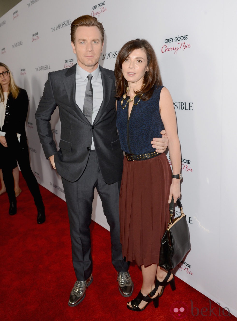 Ewan McGregor y su mujer Eve Mavrakis en el estreno de 'Lo imposible' en Los Ángeles