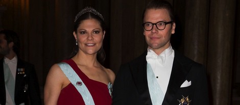 Los Príncipes Victoria y Daniel de Suecia en la cena de los Nobel 2012