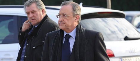 Florentino Pérez en la capilla ardiente de Nanette Norma Di Stéfano