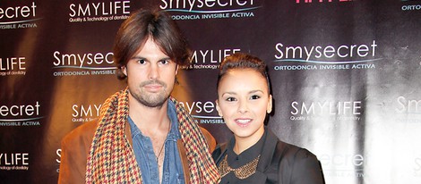 Chenoa y Curi Gallardo en un acto de la firma Smysecret