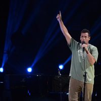 Adam Sandler en el concierto a favor de las víctimas del huracán Sandy