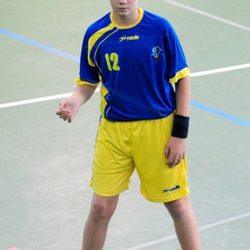 Juan Urdangarín jugando un partido de balonmano