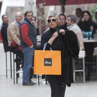 Terelu Campos, de compras navideñas por Málaga