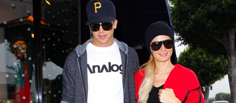 Paris Hilton y River Viiperi de compras navideñas