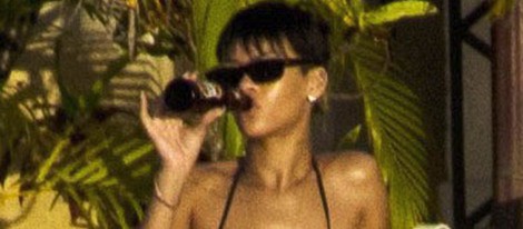 Rihanna se relaja en Barbados