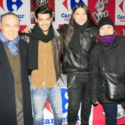 Pau, Jorge, Rafa y Maika firmando discos en el Centro Comercial Fuenlabrada