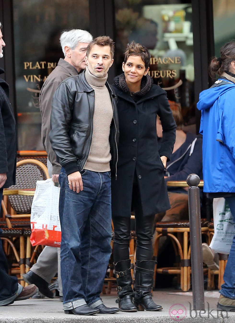 Halle Berry y Olivier Martinez de vacaciones navideñas por París