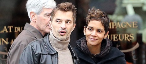 Halle Berry y Olivier Martinez de vacaciones navideñas por París