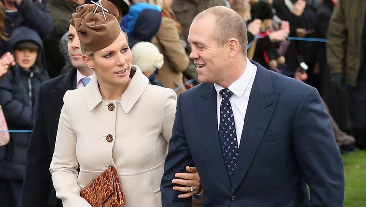 Zara Phillips y Mike Tindall en la Misa de Navidad en Sandringham