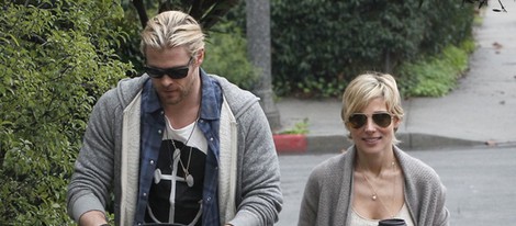 Elsa Pataky y Chris Hemsworth paseando por Santa Mónica con India Rose