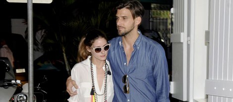 Olivia Palermo y su novio Johannes Huebl disfrutan de su amor en St. Barts