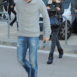 Andrés Iniesta en el aeropuerto de Barcelona rumbo a la entrega del Balón de Oro 2012