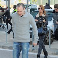 Andrés Iniesta en el aeropuerto de Barcelona rumbo a la entrega del Balón de Oro 2012