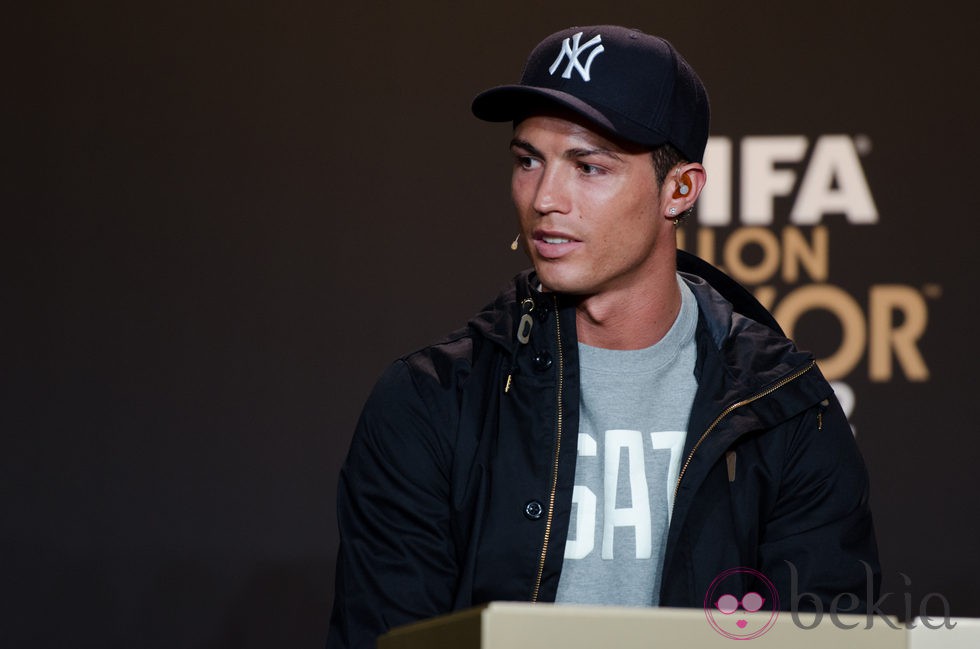 Cristiano Ronaldo en la rueda de prensa del Balón de Oro 2012