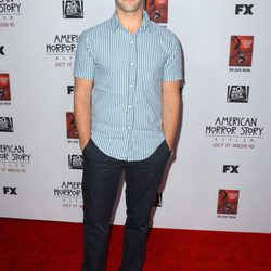 Justin Bartha en la premiere de 'American Horror History'